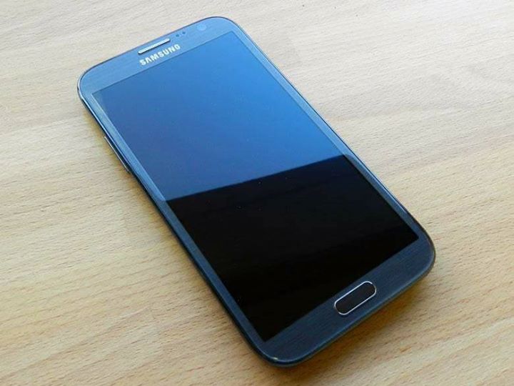 Солонгосоос ирсэн Samsung galaxy note 2 зарна