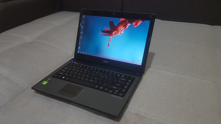 Acer i7 notebook зарна.