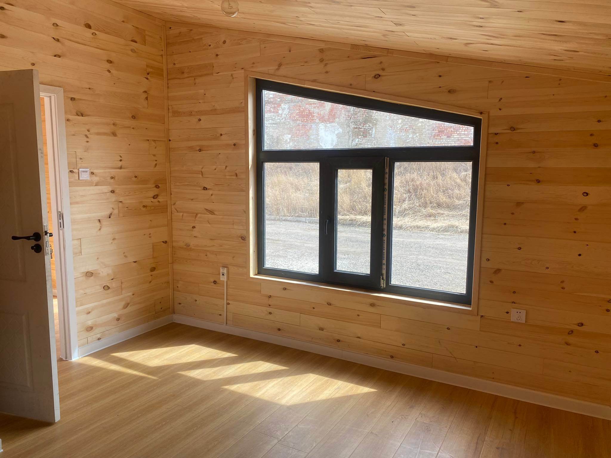36mkb zuslangiin bair hudaldaalj baina.91913718