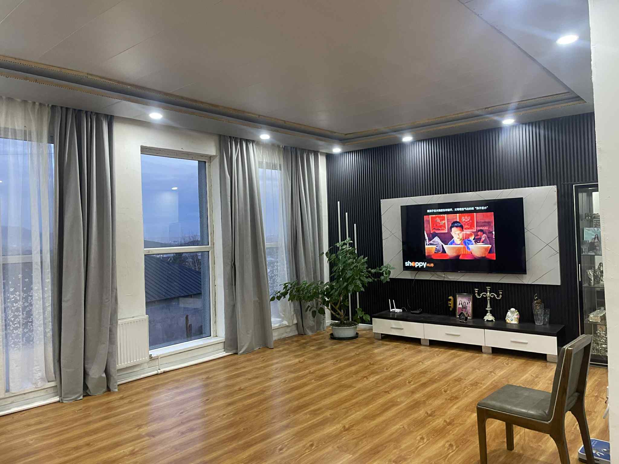 Хашаа байшин зарна