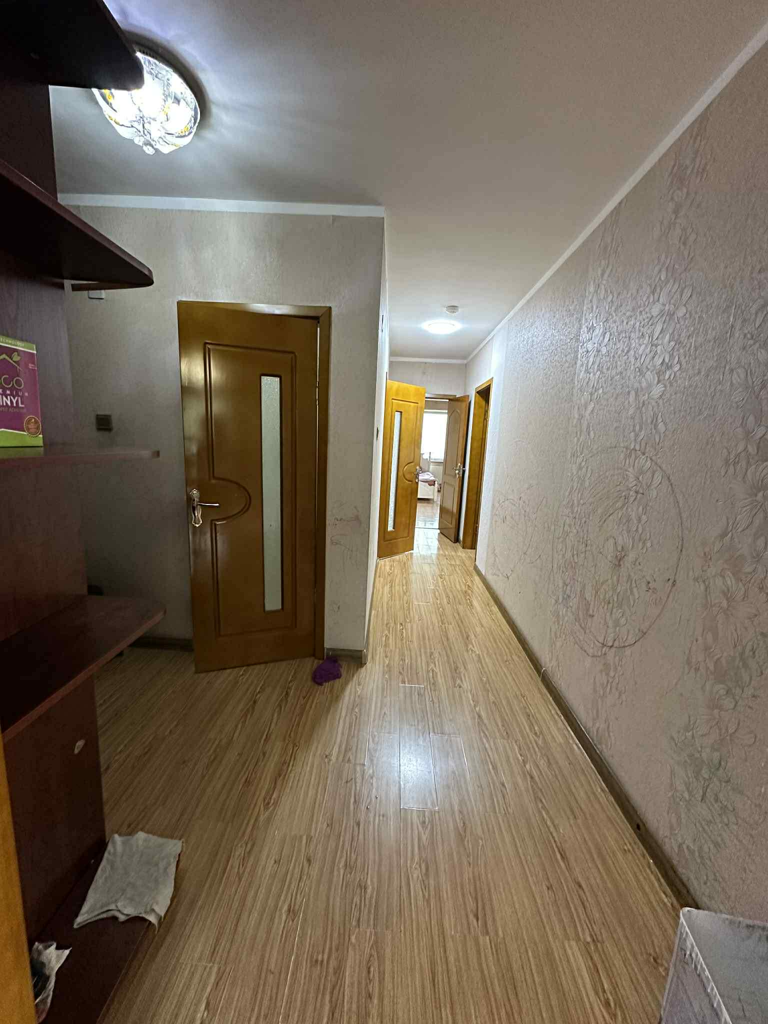 10-р хороололд 3 өрөө байр түрээслүүлнэ