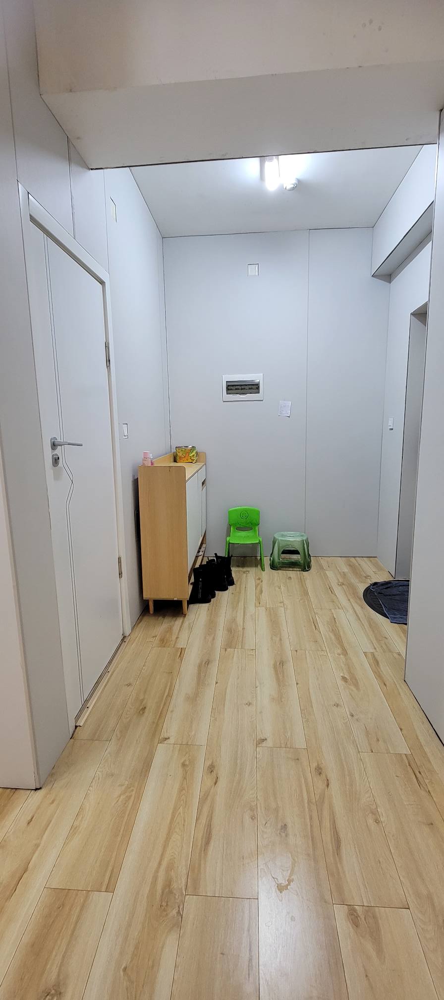 Натурт 2 өрөө байр зарна