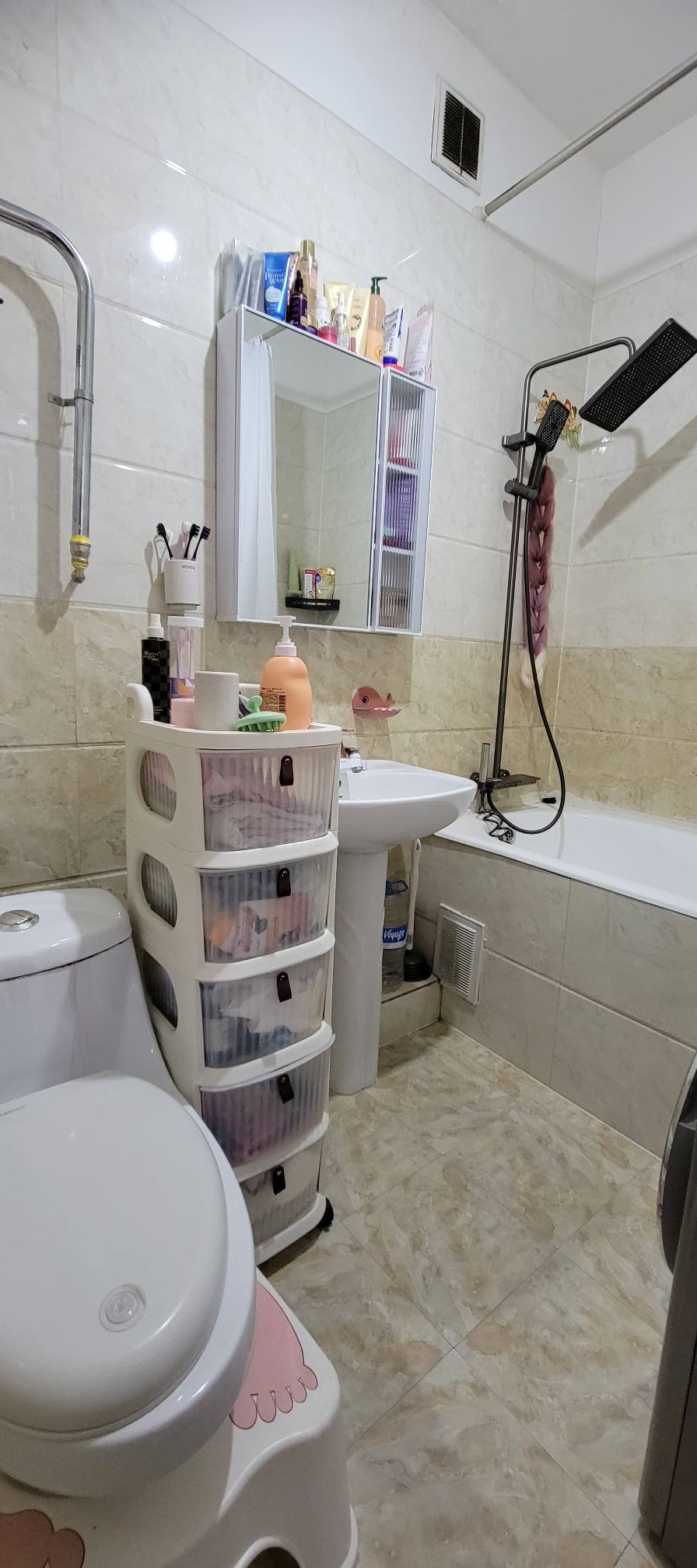 Натурт 2 өрөө байр зарна