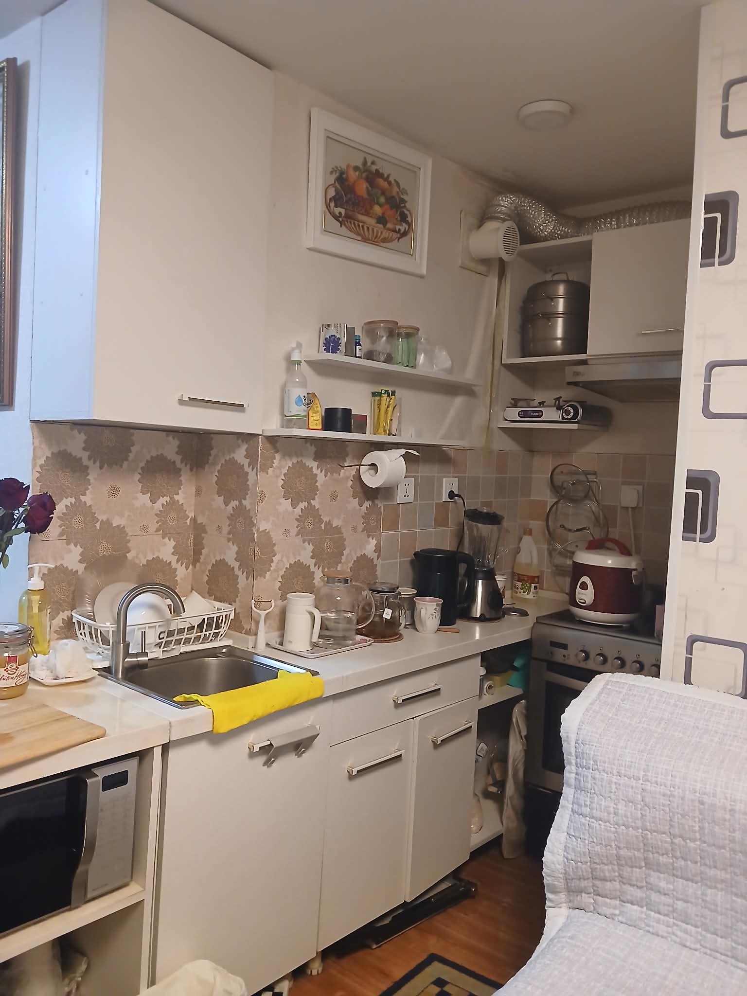 Хангай хотхонд 1 өрөө байр зарна. /агент биш/