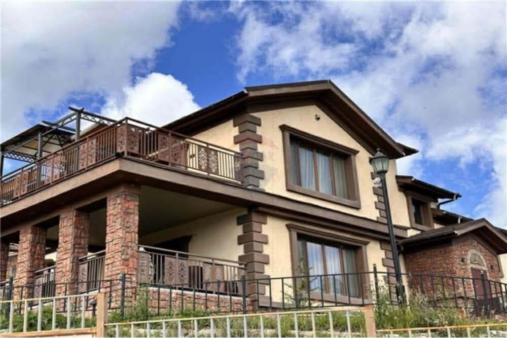 370мкв 3н давхар хаус зарна