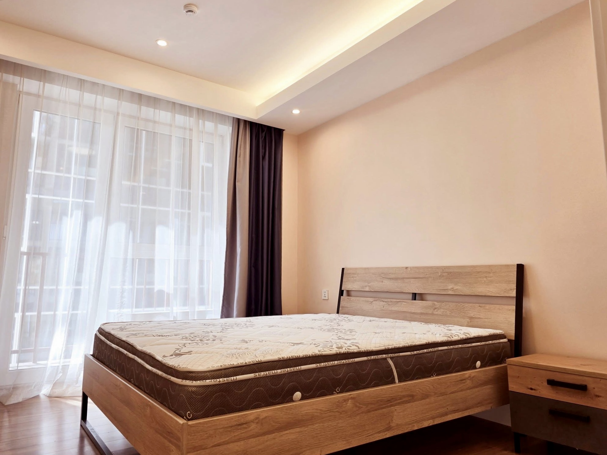 Encanto town хотхоны 3-р ээлжинд бүрэн тавилгатай 3 өрөө хөлслүүлнэ