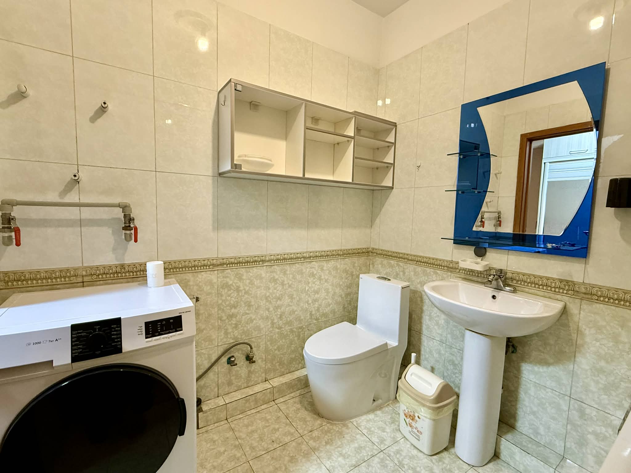 10-р хороололд тавилгатай 2 өрөө хөлслүүлнэ