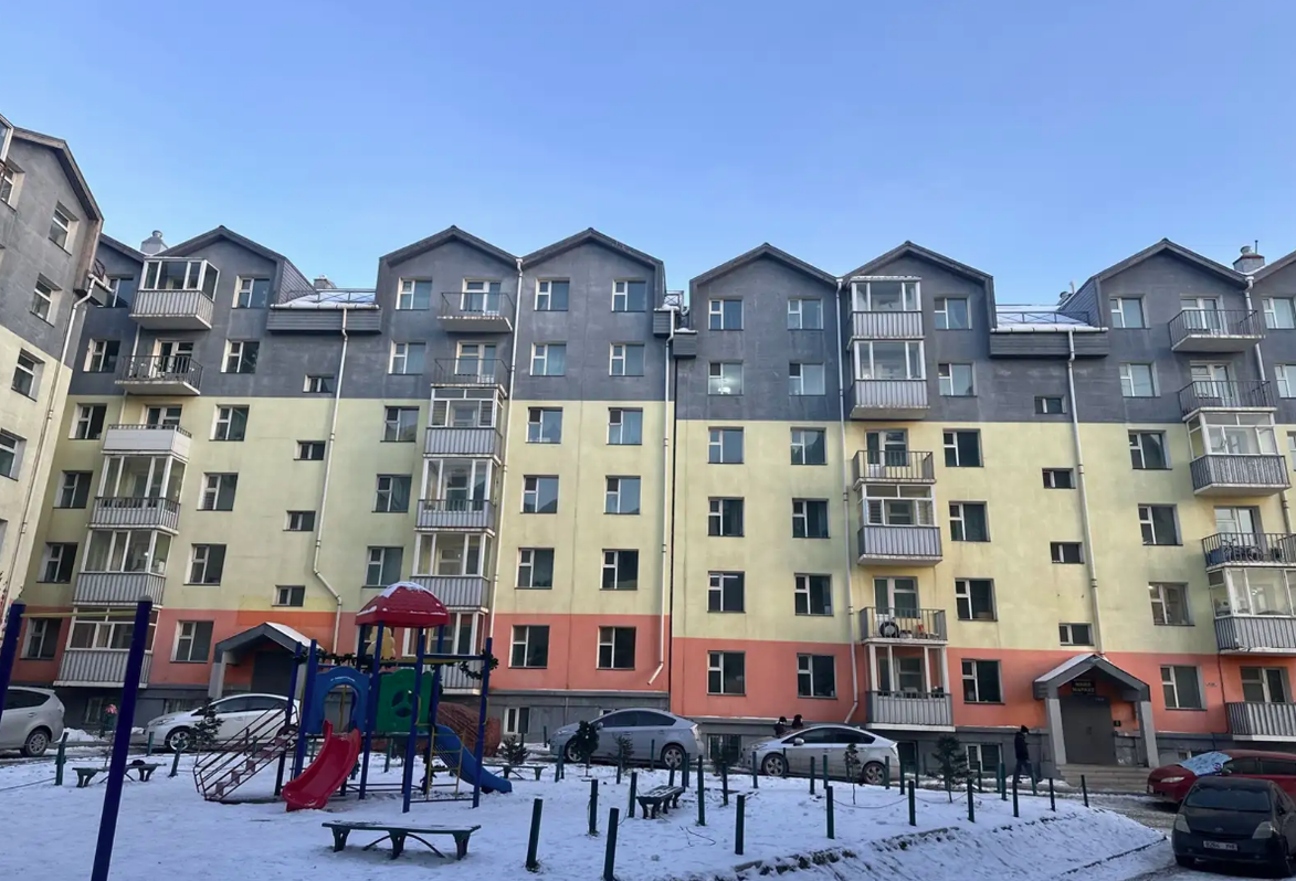 1 өрөө байр түрээслүүлнэ.