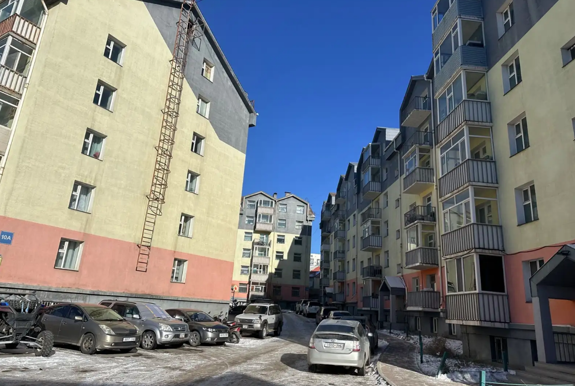 1 өрөө байр түрээслүүлнэ.